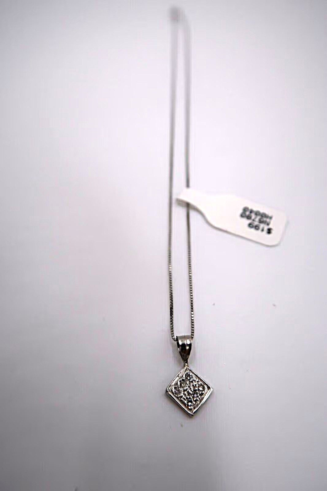t258 14kt White Gold 18" Box Chain Diamond with Square Pendant Necklace