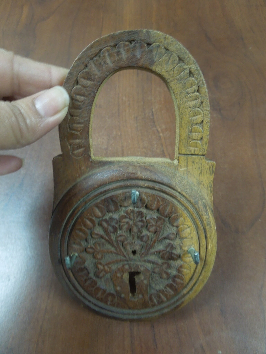 r138 Wooden Wall Hanging Lock Shaped Key Holder-3 Hooks-6" High