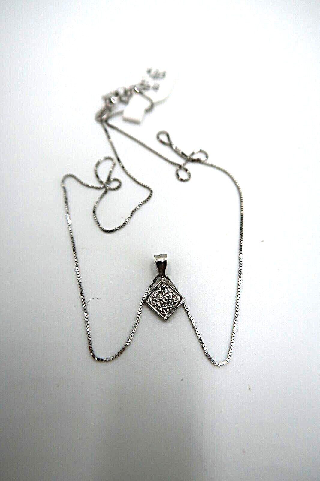 t258 14kt White Gold 18" Box Chain Diamond with Square Pendant Necklace