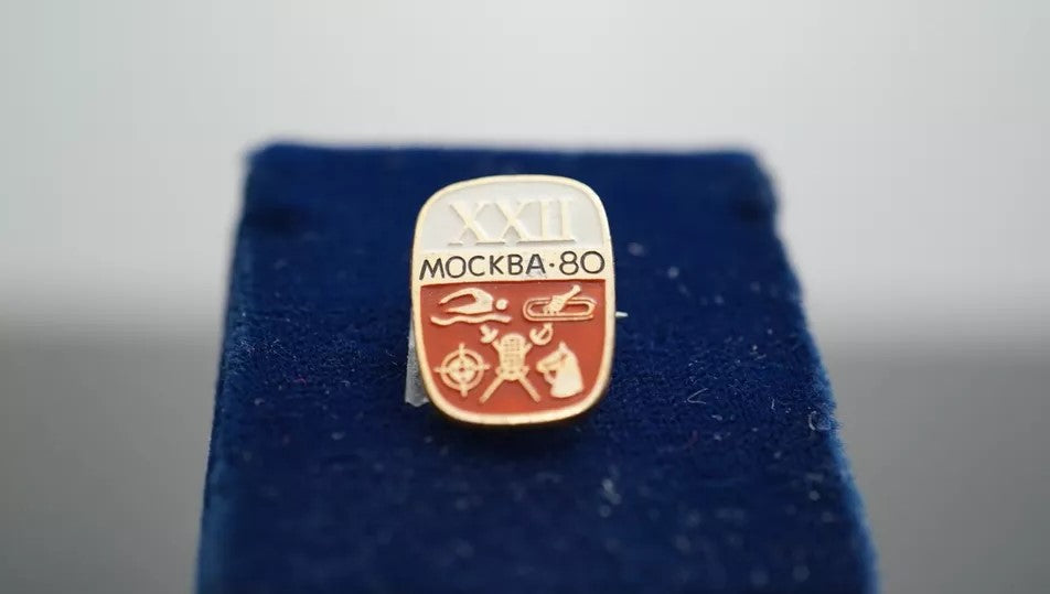 K446 14 1980 Russian Olympics Pins