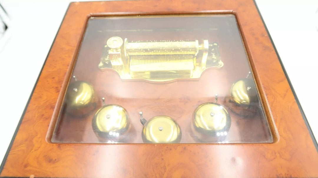 t475 Rare Mr. Christmas Grand Animated Concertina Animated Music Box