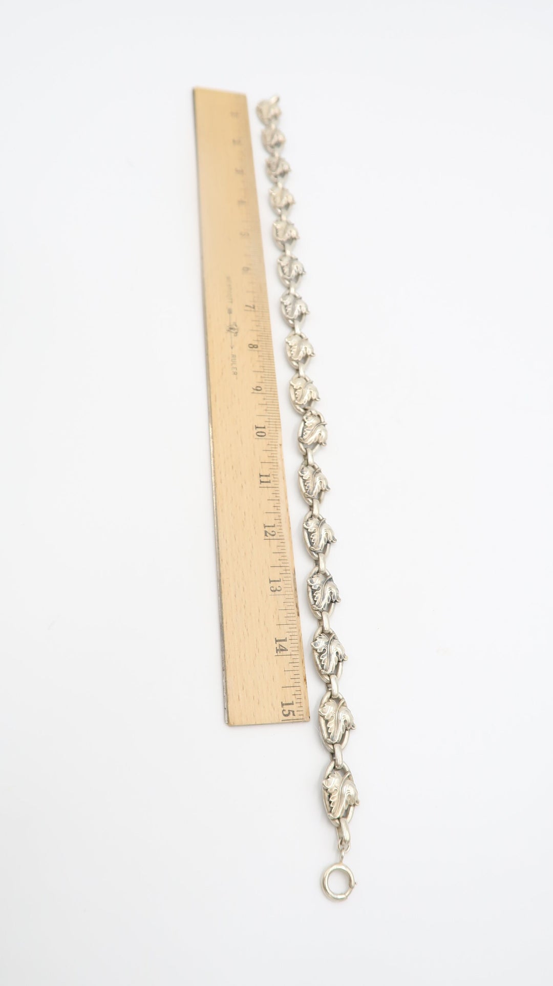 t451 Vintage Jewelry 1950s Mid-Century Leaf Oval Links Necklace 17"