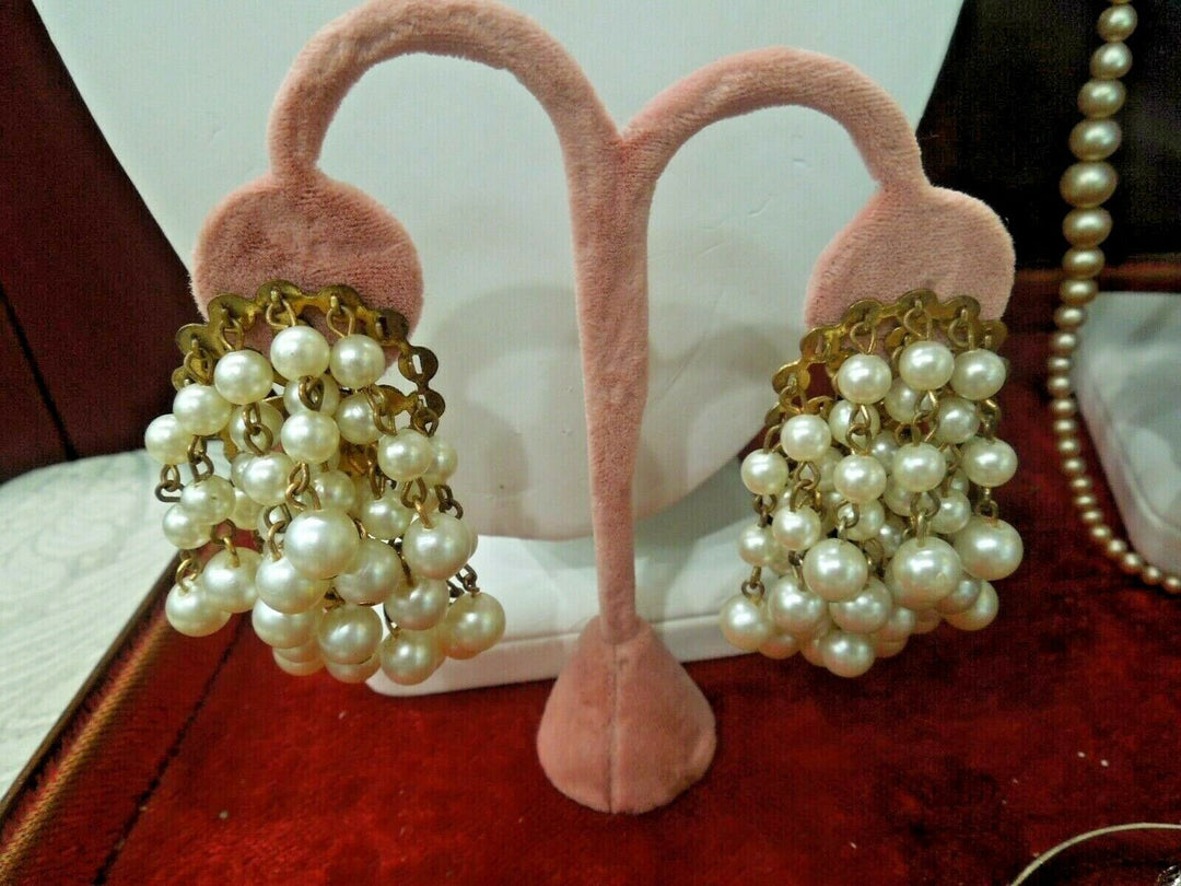 r111 Lot of 15 Jewelry Freshwater Pearls Rhinestones Necklace Earrings Bracelets Some are signed/Some are not