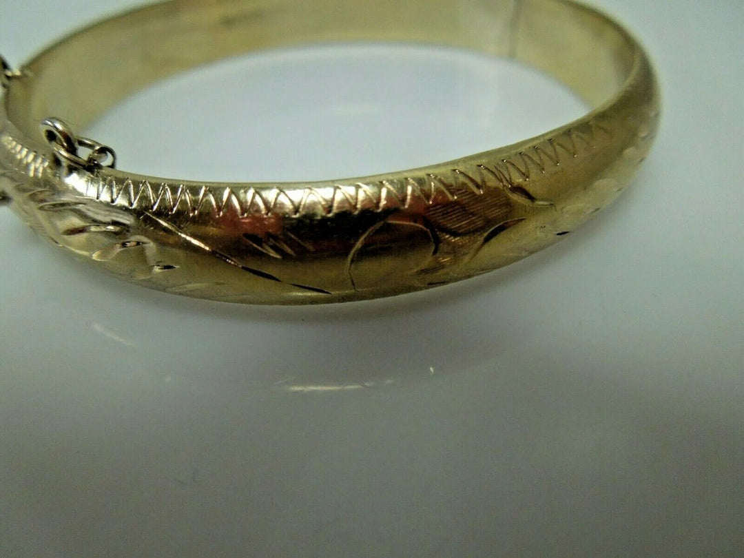 r151 Thailand Vintage Gold Tone Floral Etched Women Hinged Bangle