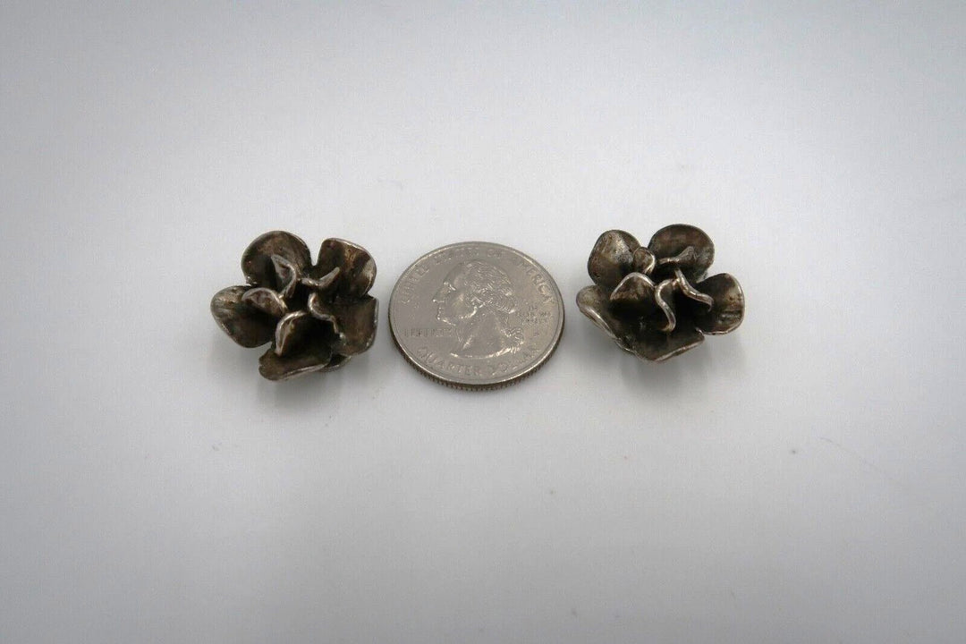 t371 Vintage Flower Earrings - Sterling Silver Flower Clip-on earrings