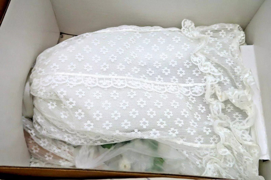 t355 Danbury Mint Gloria Vanderbilt 18" autumn Bride Four Seasons Series