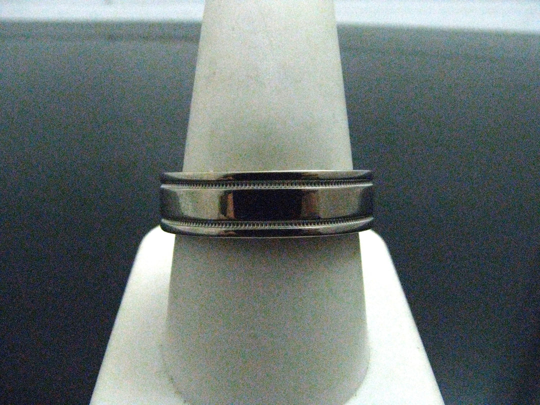 g260 Classsic 14kt White Gold Men's Wedding Band