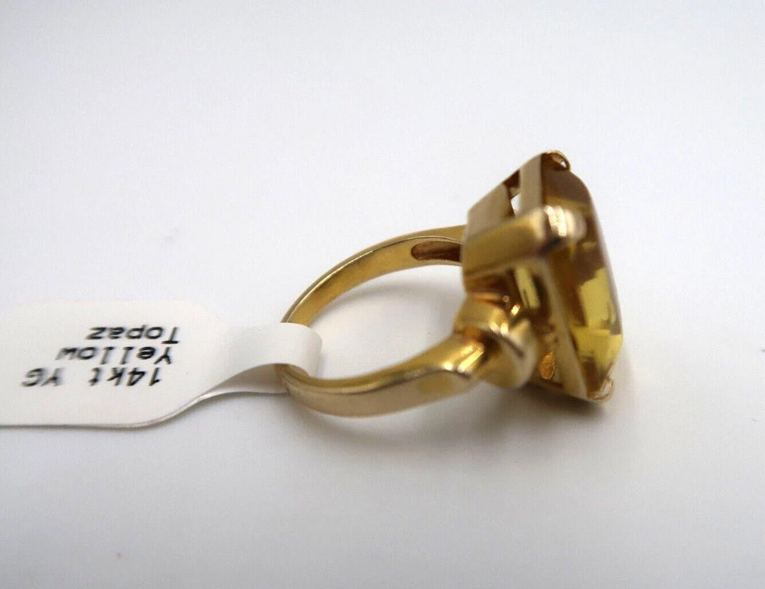 t345 Vintage Ladies 14kt Yellow Gold Yellow Gold Topaz Ring