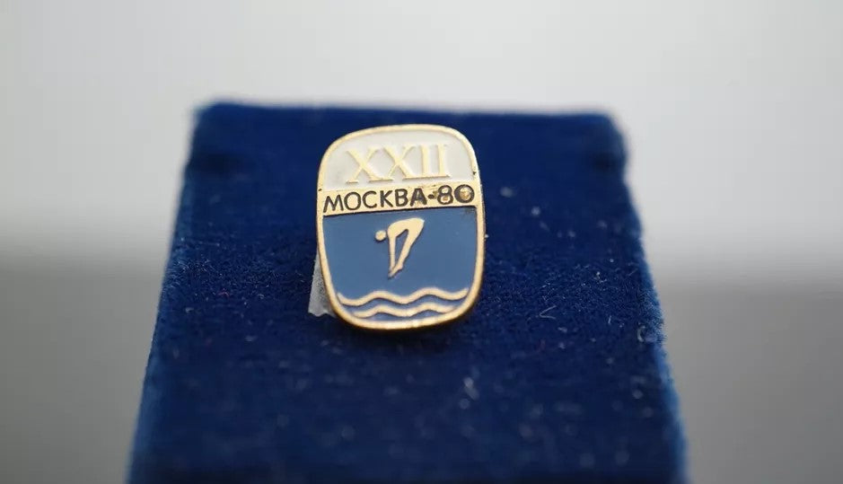 K446 14 1980 Russian Olympics Pins