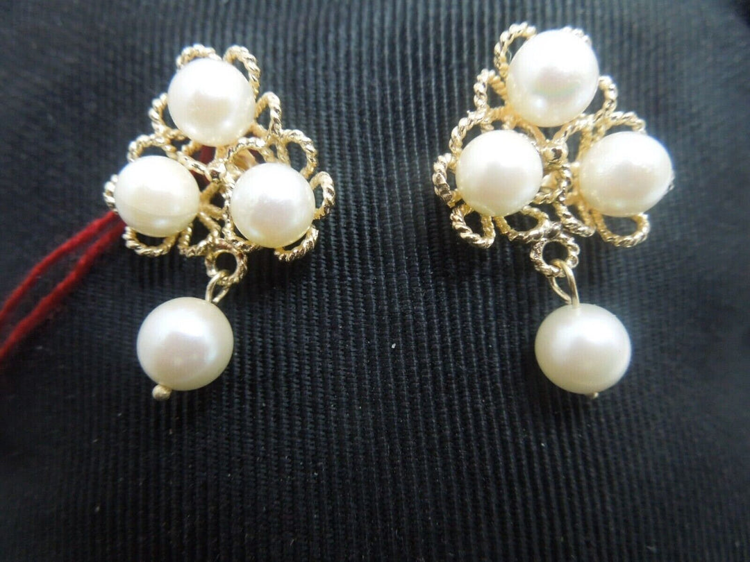 r162 14kt Yellow Gold Beautiful pearl Earrings Signed 5.7g