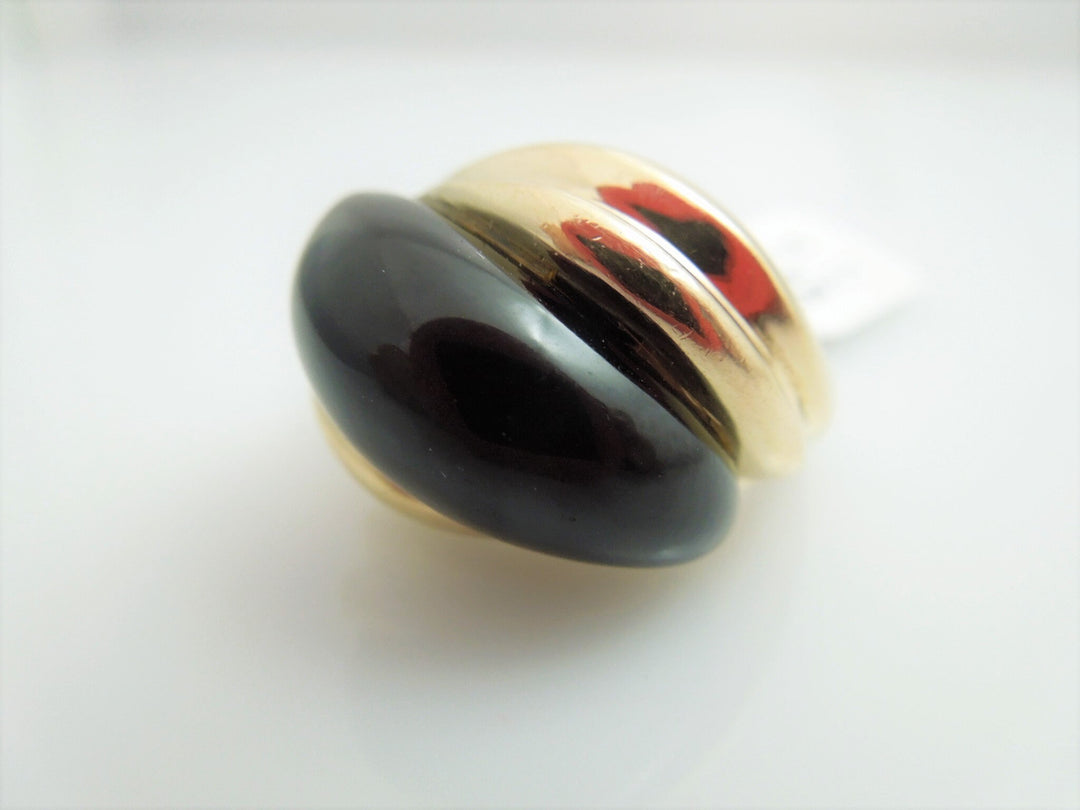 g861 Gorgeous Ladies 14kt Yellow Gold Domed Black Onyx Ring Size 5.5