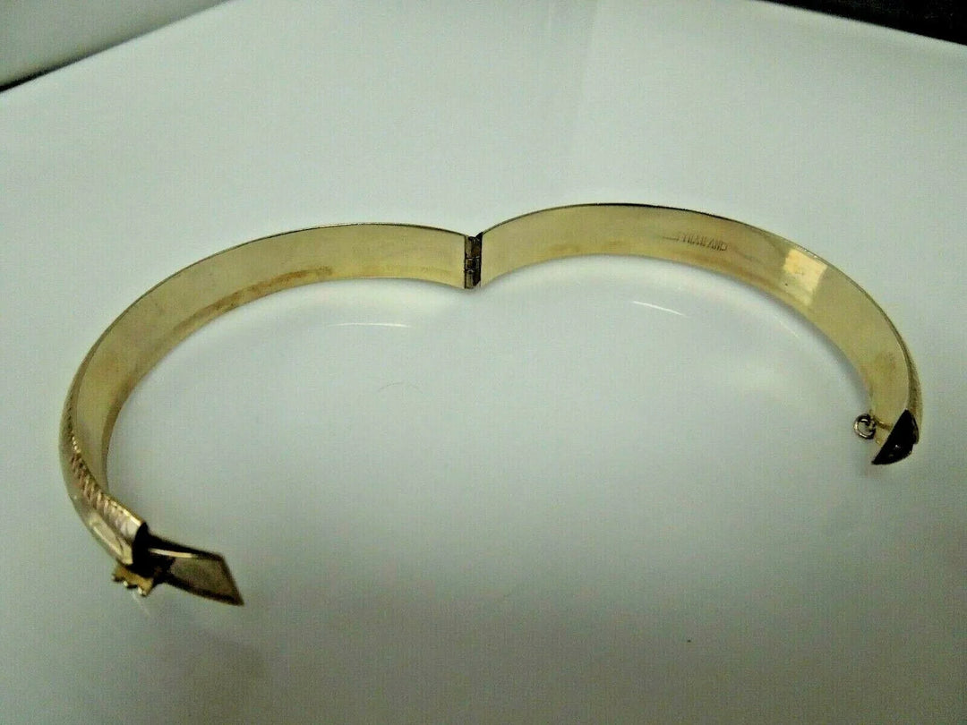 r151 Thailand Vintage Gold Tone Floral Etched Women Hinged Bangle