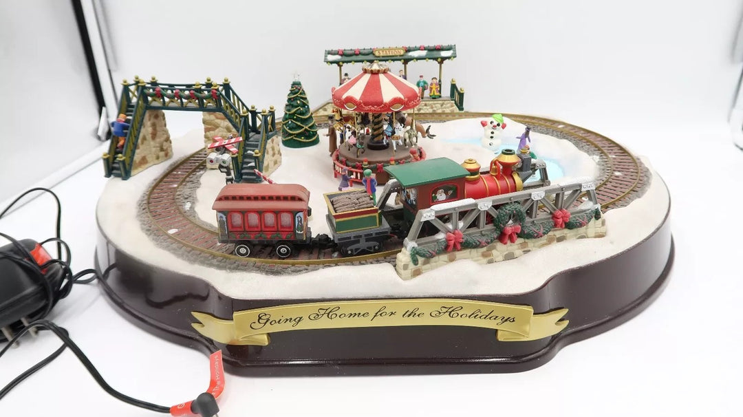t487 Animated Mr Christmas Village Going Home for the Holidays Train Carousel