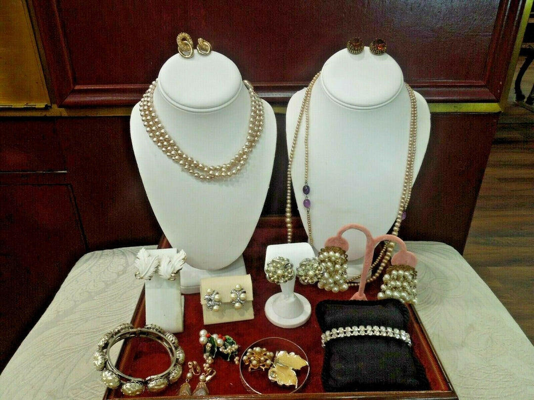 r111 Lot of 15 Jewelry Freshwater Pearls Rhinestones Necklace Earrings Bracelets Some are signed/Some are not