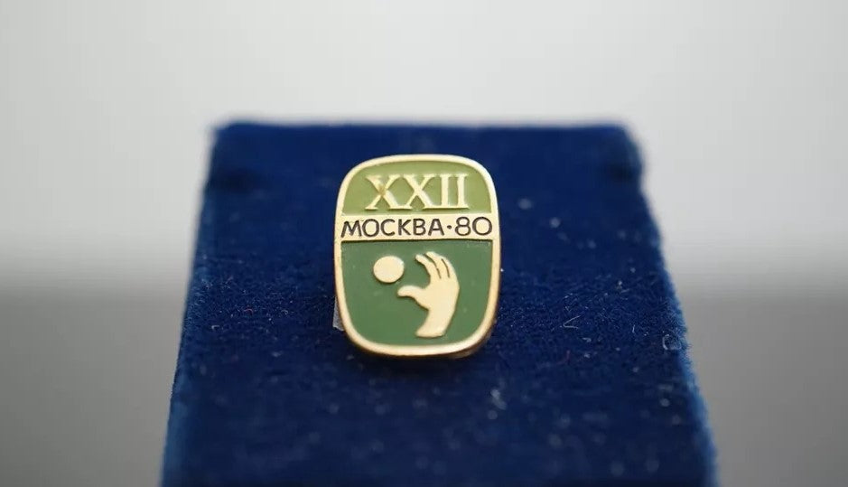 K446 14 1980 Russian Olympics Pins