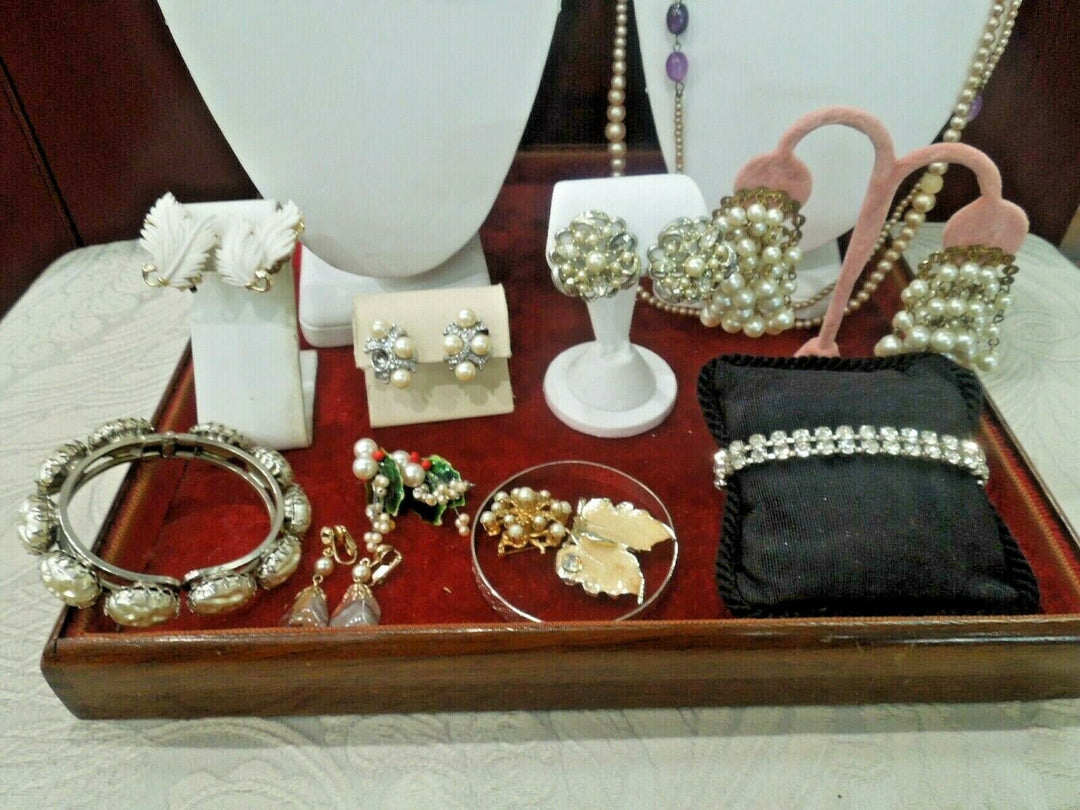 r111 Lot of 15 Jewelry Freshwater Pearls Rhinestones Necklace Earrings Bracelets Some are signed/Some are not