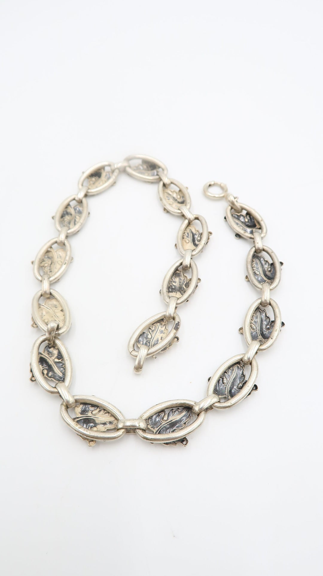 t451 Vintage Jewelry 1950s Mid-Century Leaf Oval Links Necklace 17"
