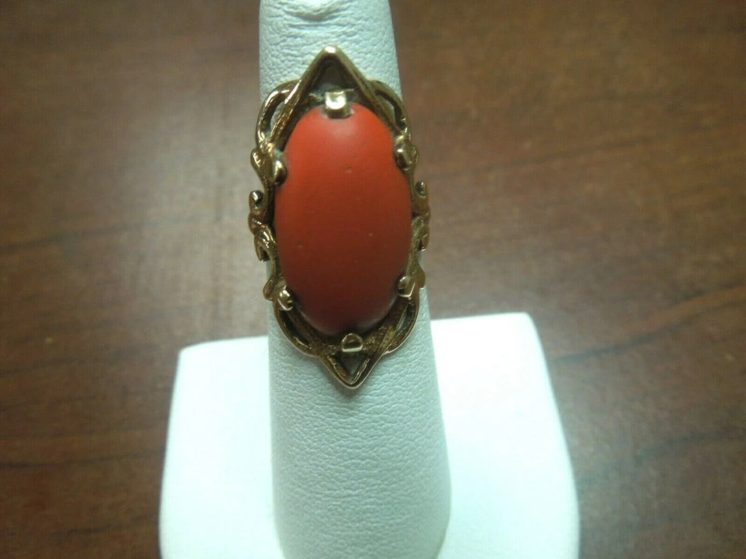 r113 Vintage 10kt Yellow Gold Coral Ring Size 5.5