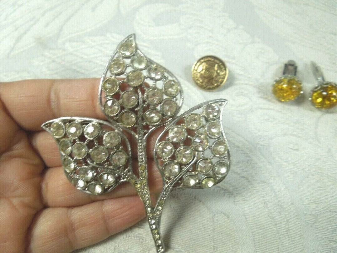 r107 14 Piece Lot of Pearl ,Rhinestone,beads, Jewelry Necklace Set Brooches Earrings Vintage Jewelry Some Are Signed