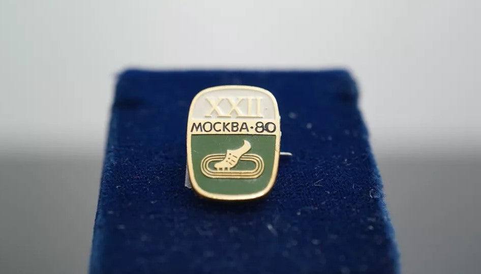 K446 14 1980 Russian Olympics Pins