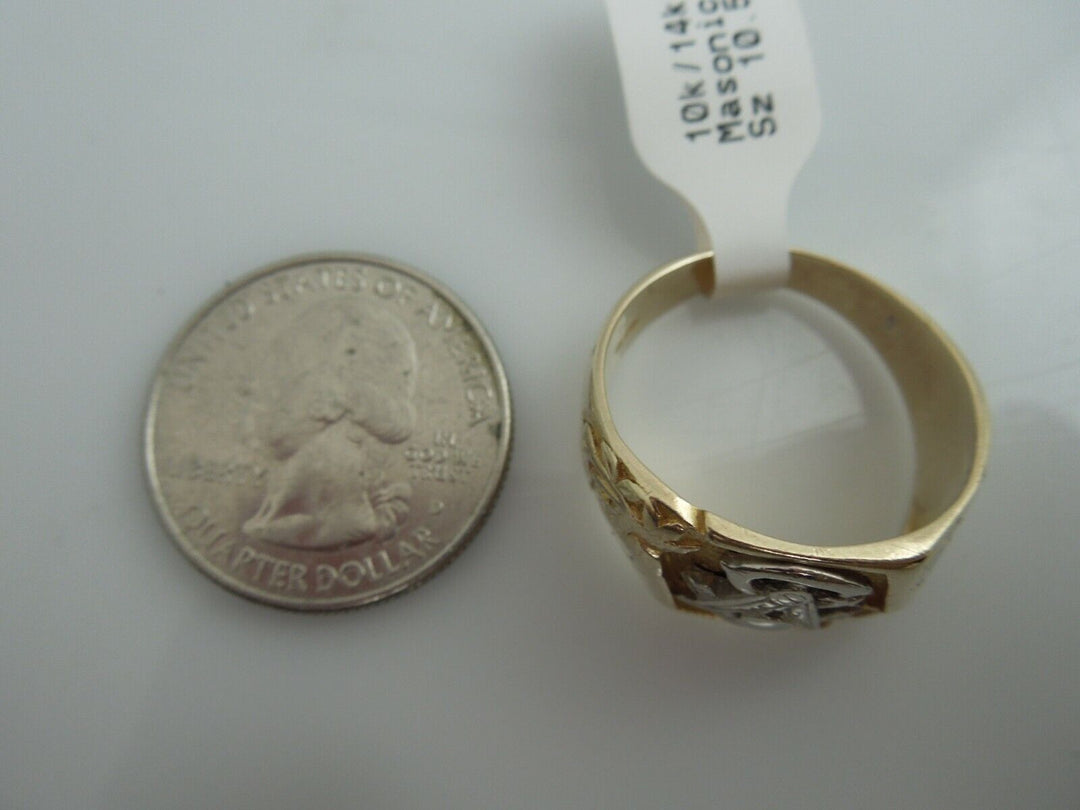 g822 Handsome Men's 10kt and 14kt Gold Masonic Ring Size 10.5