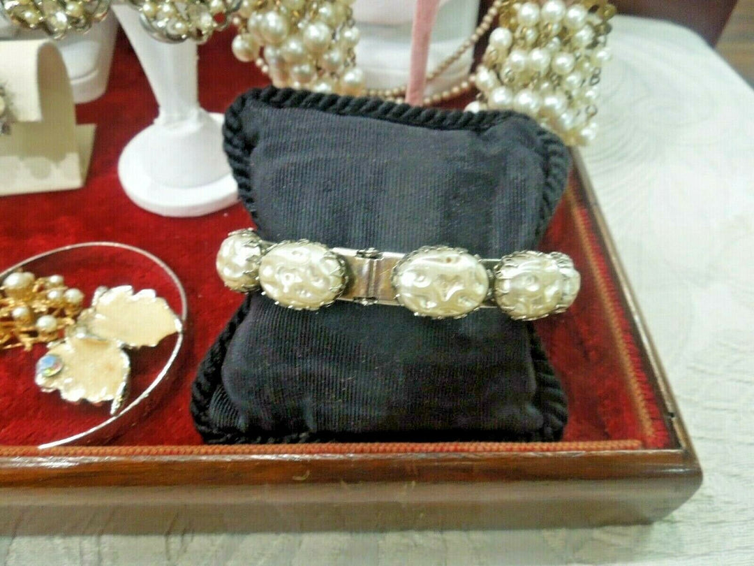 r111 Lot of 15 Jewelry Freshwater Pearls Rhinestones Necklace Earrings Bracelets Some are signed/Some are not