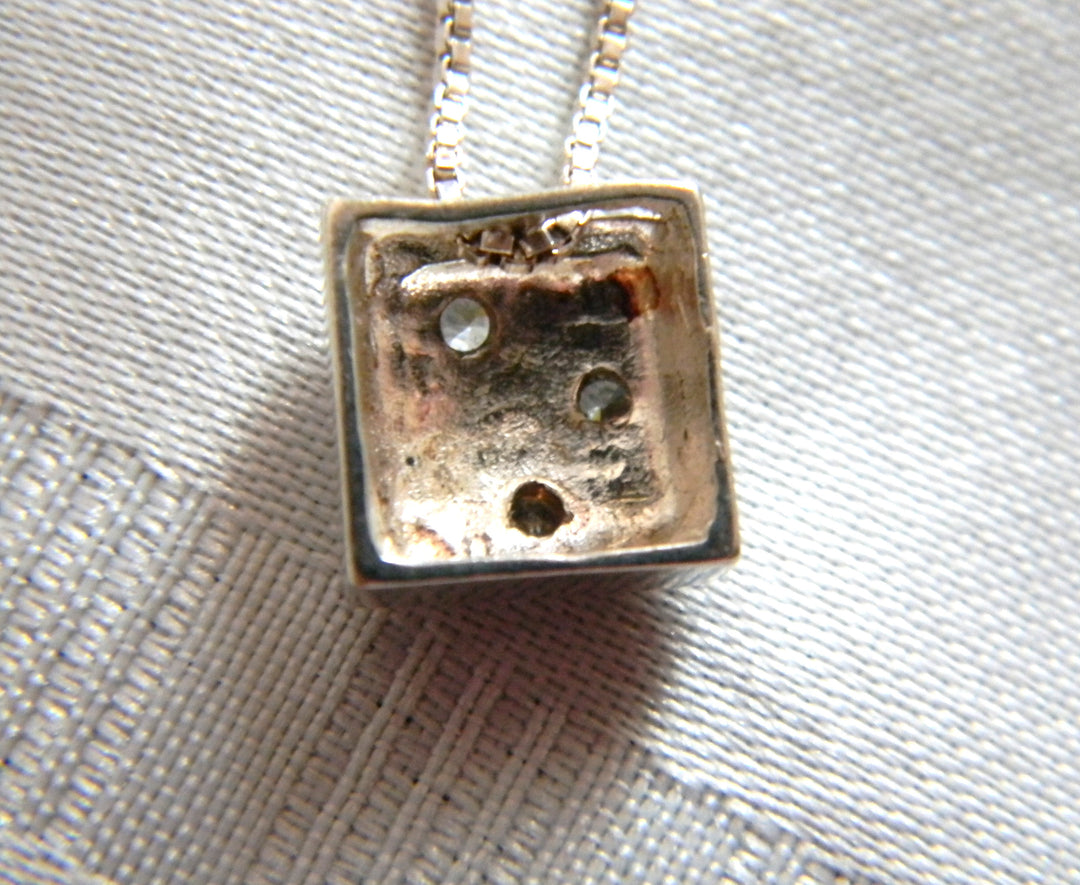 p486 Stunning Sterling Silver Square Shaped Pendant and Box Chain