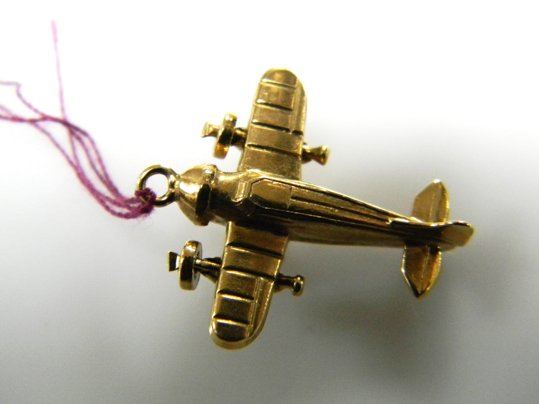 d460 14k Yellow Gold 3D Airplane Charm
