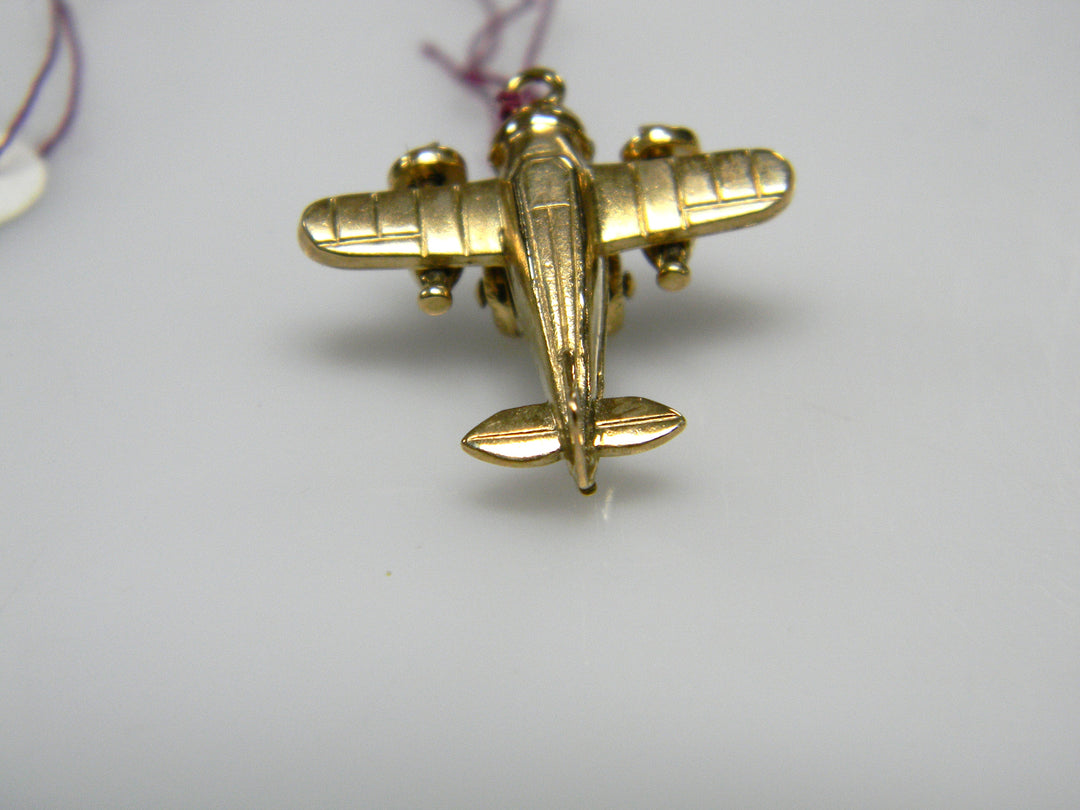 d460 14k Yellow Gold 3D Airplane Charm