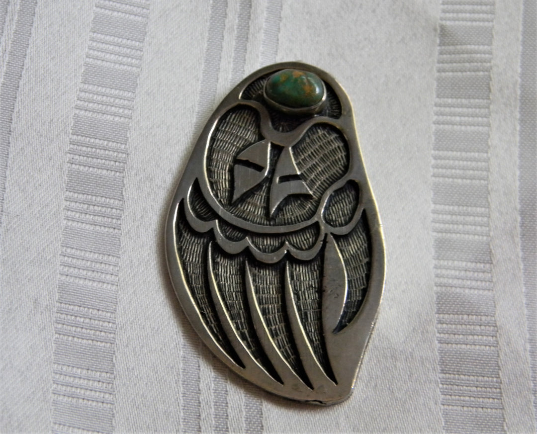 p190 Unique Vintage Sterling Silver Bear Claw Pendant/ Clip with Turquoise