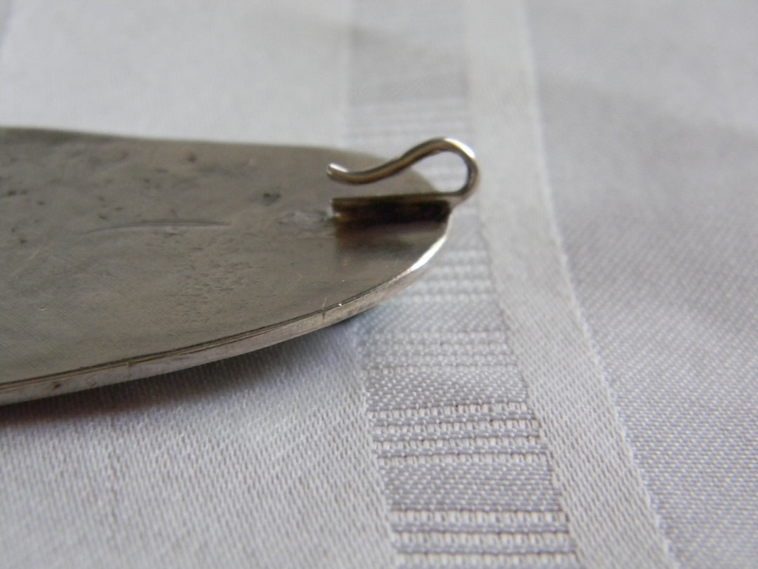 p190 Unique Vintage Sterling Silver Bear Claw Pendant/ Clip with Turquoise