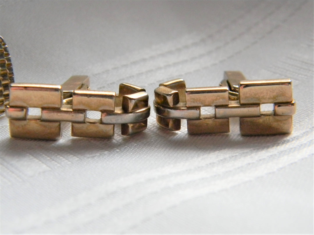 p361 Lot of 4 Pair of Retro Cufflinks Swank, Krementz, and Hickok 1970's