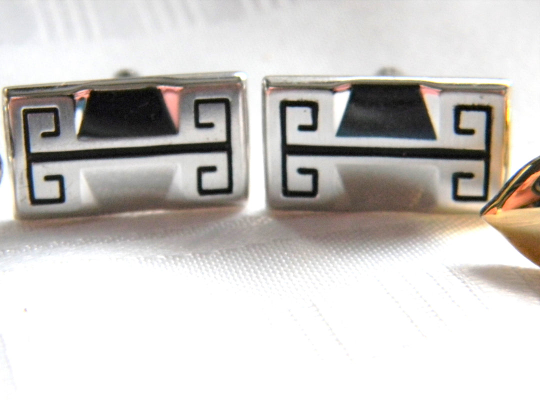 p363 Lot of 4 Pair of Retro Cufflinks Shields and Hickok 1970's