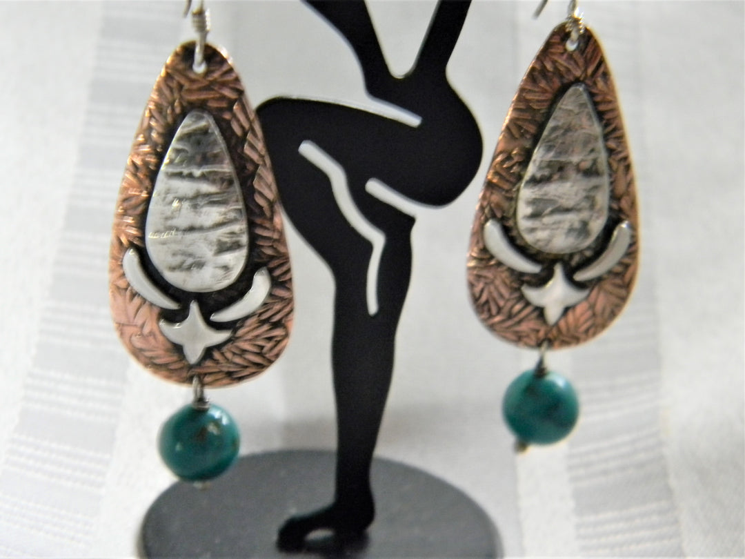 p362 Beautiful Unique Two Tone Tear drop Dangle Earrings on Hooks