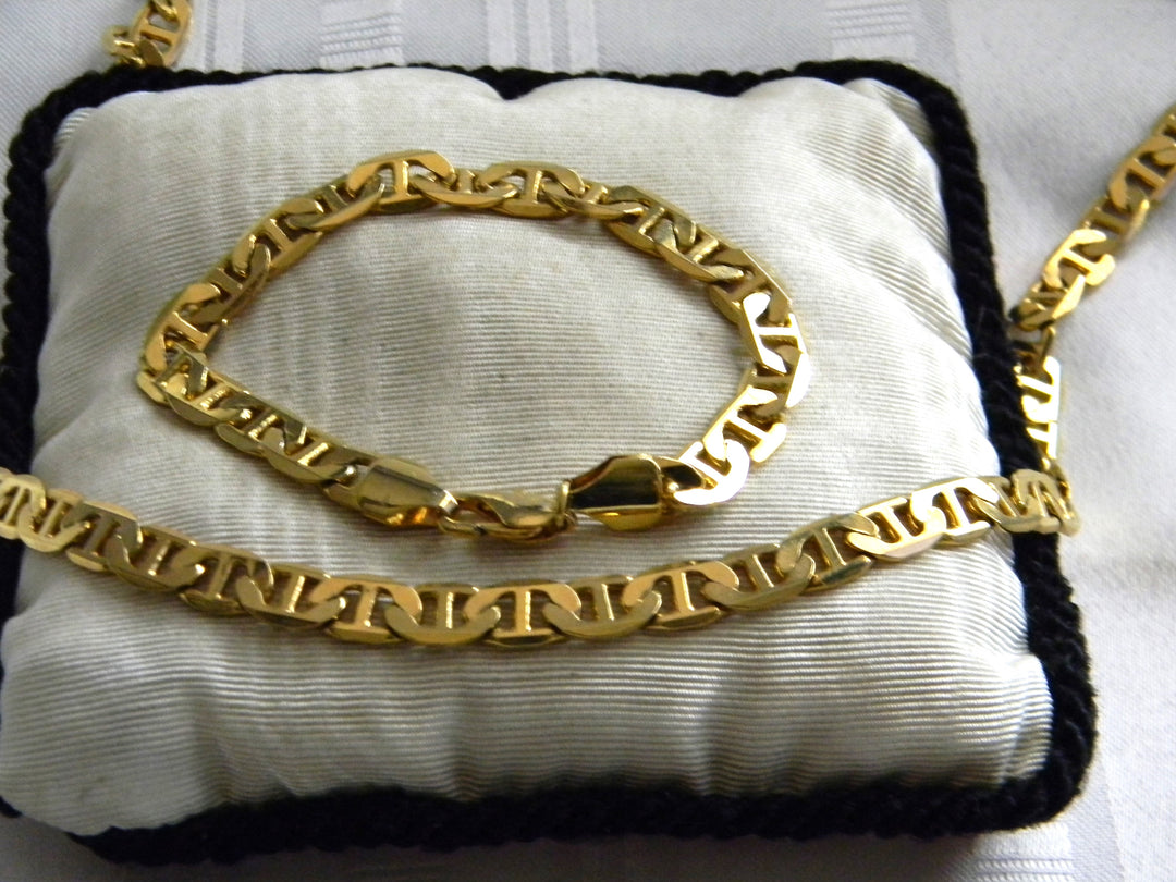p386 Nice Gold Tone Anchor Neck Chain and Bracelet Set