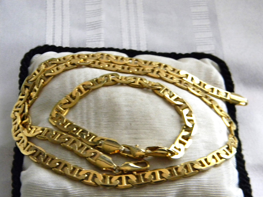 p386 Nice Gold Tone Anchor Neck Chain and Bracelet Set