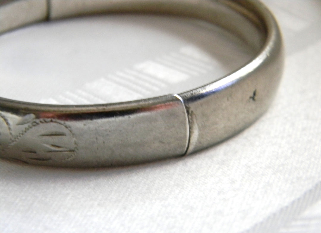 p385 Pretty Hinged Sterling Silver Bangle Bracelet, Embossed Design by Craftmere