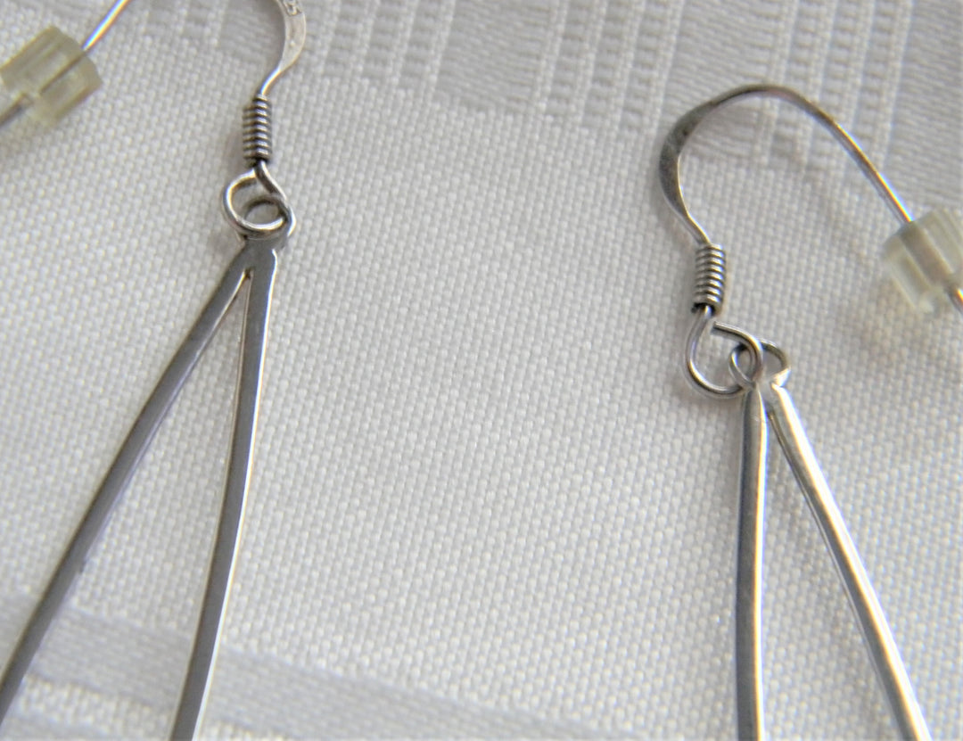 p394 Lovely Simple Silver Tear Drop Dangle Earrings