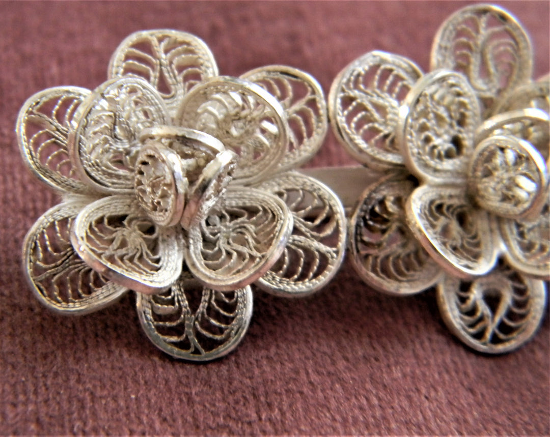 p397 Vintage Silver Filigree Trio of Flowers Brooch