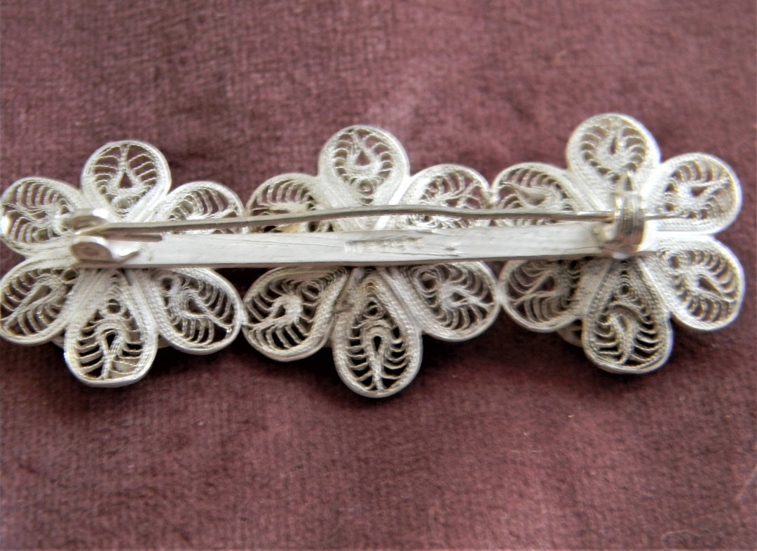 p397 Vintage Silver Filigree Trio of Flowers Brooch