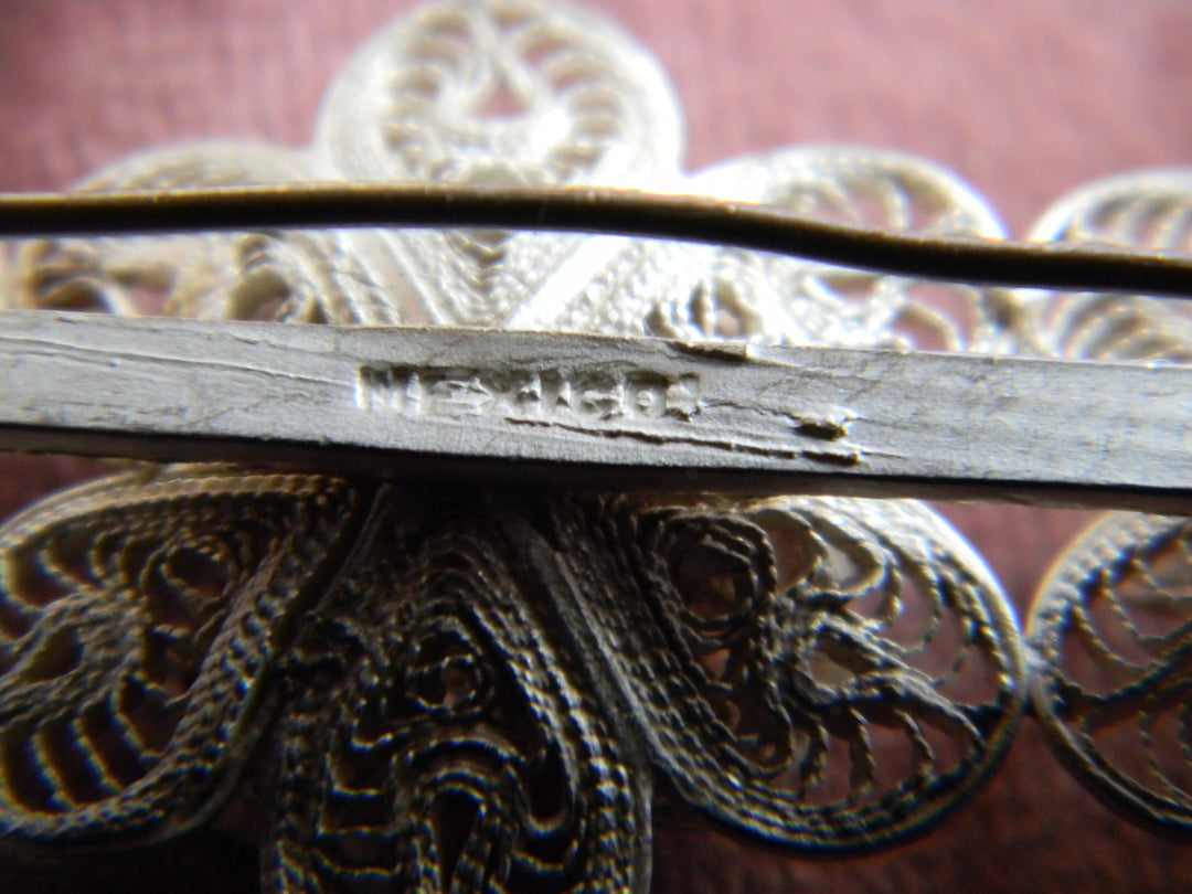 p397 Vintage Silver Filigree Trio of Flowers Brooch