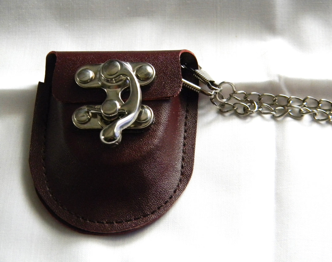 p423 Nice Silver Tone Ya WeiSi Quartz Pocket Watch with Leather Belt Holder