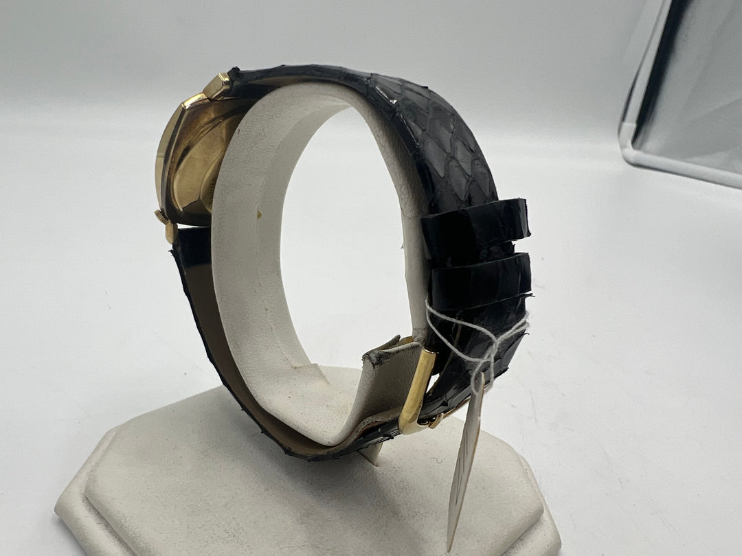 u015 Vintage Hamilton 1960s Electric Taurus Wristwatch