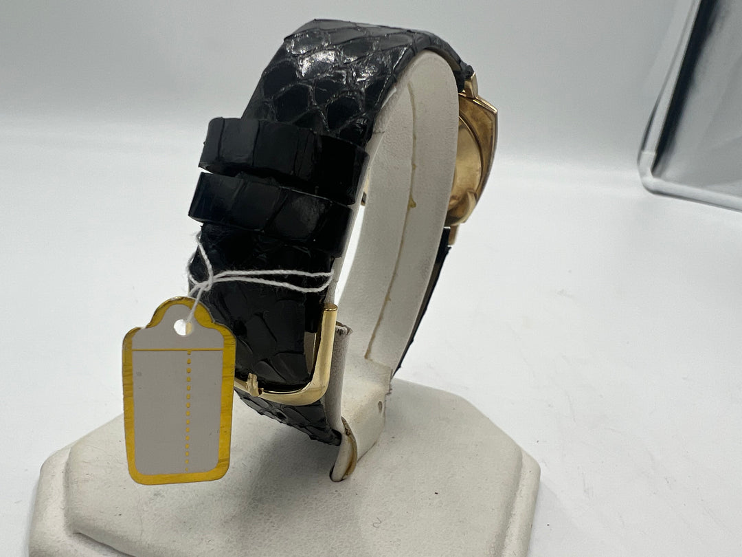 u015 Vintage Hamilton 1960s Electric Taurus Wristwatch