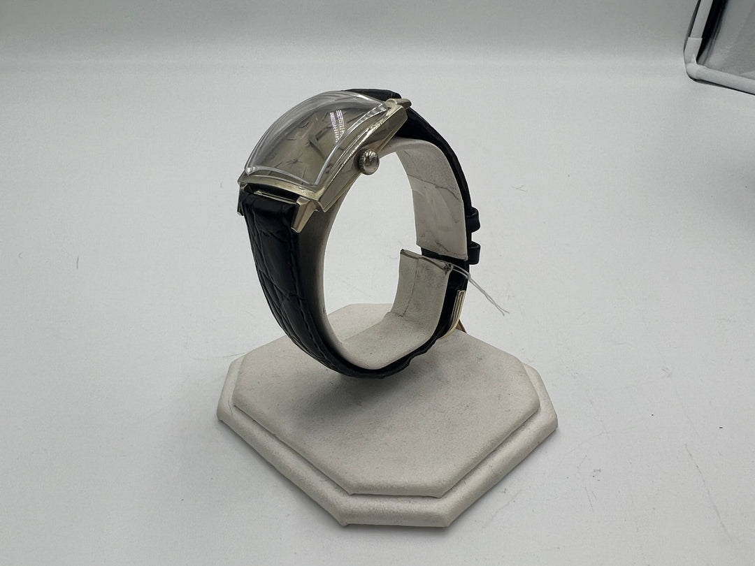 u016 Hamilton 1940s 14k Gold Manual Wind Wrist Watch