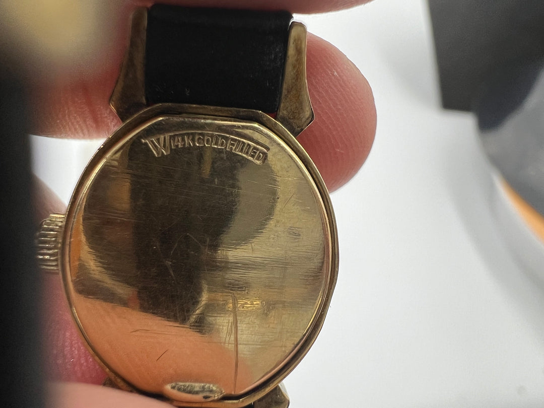 u038 Lady Elgin 1940s 14k Gold Filled Wrist Watch