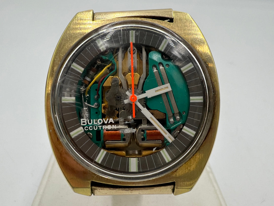 u080 Bulova Accutron Spaceview 38mm Quartz 18kt Heavy Gold Plated
