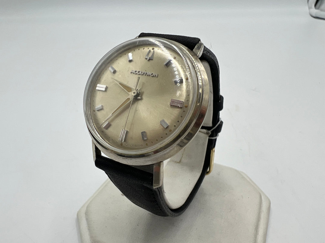 u087 Bulova Accutron 10k White Gold Filled Bezel