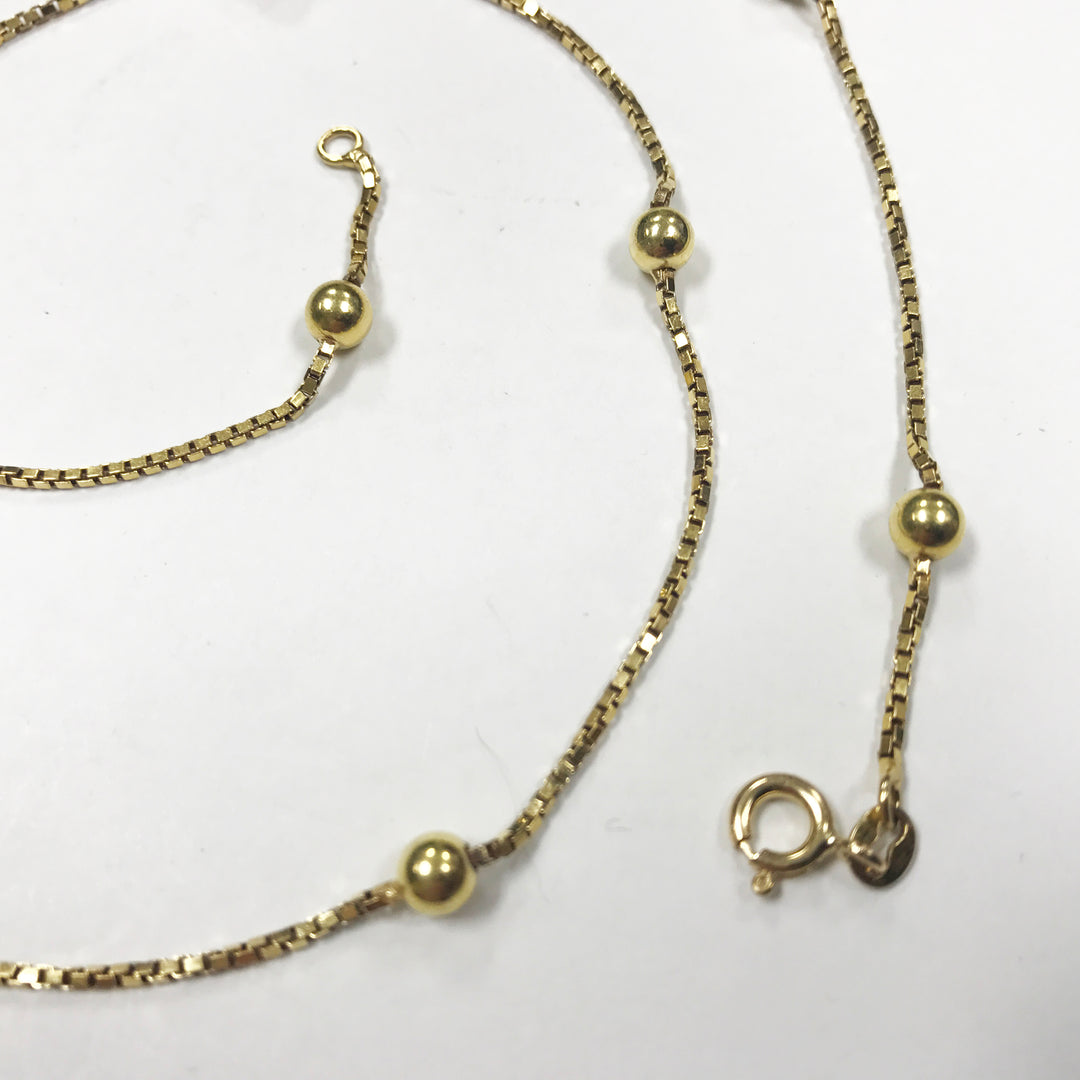 c695 Stunning 18k Yellow Gold Box Chain Necklace with Gold Beads
