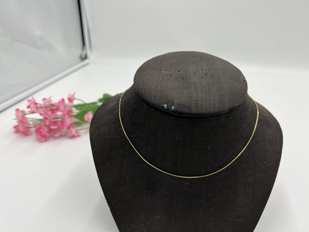 u170 Beautiful 14kt Yellow Gold 30 inch Box Chain Necklace